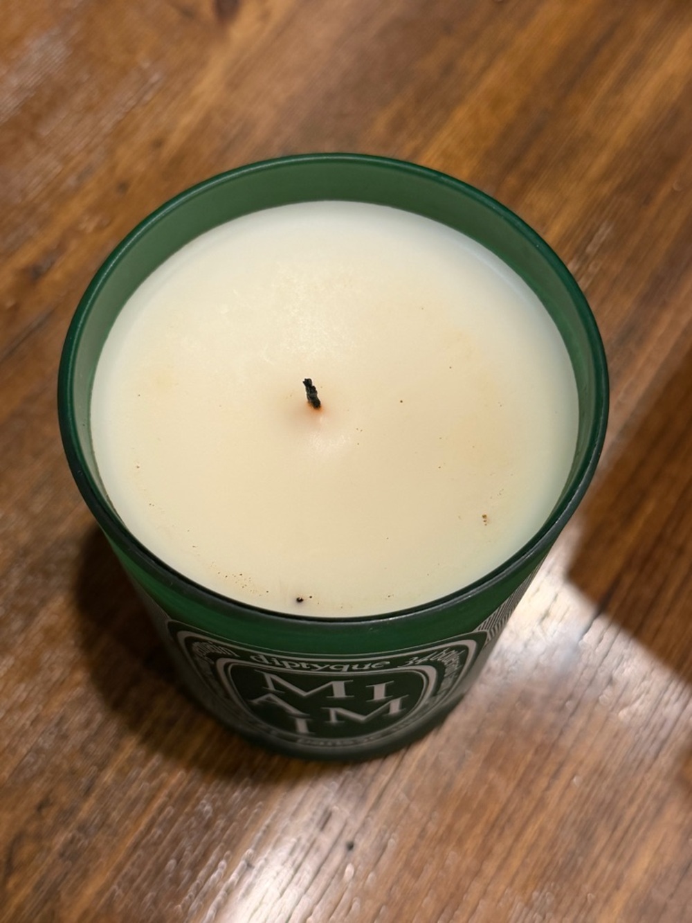 Diptyque Miami Scented Candle - Picture 2 of 3